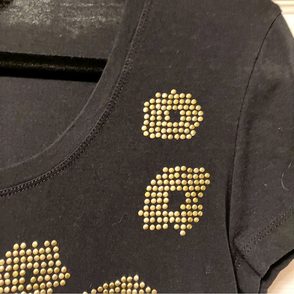 ⭐️2/$20⭐ Unlisted by Kenneth Cole - black t-shirt w/gold rivet accents, size L - Picture 3 of 6